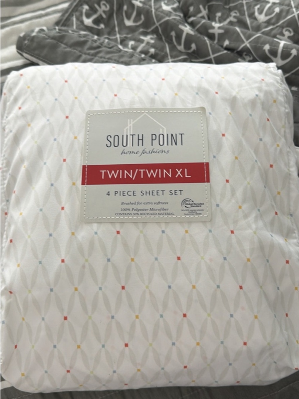 South Point Twin/Twin XL White Sheet Set with Multicolor Dot Pattern